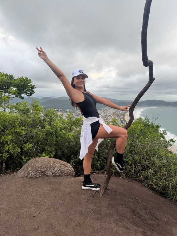 Lari Machado Massagem Tântrica e Vivência Nuru e SPA