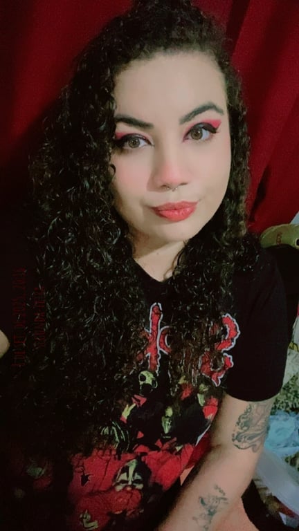 Fabi! Massagem relaxante com finalização lingam. 