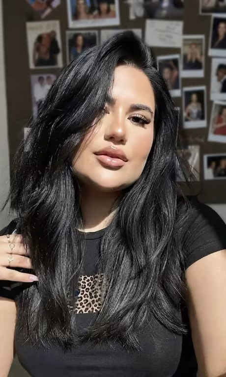 Massagista carinhosa e paciente para homens de bom gosto Massagem nuru em