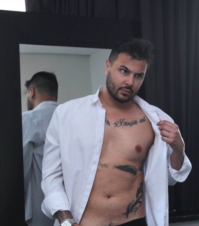 Massagem depilação e esfoliação.