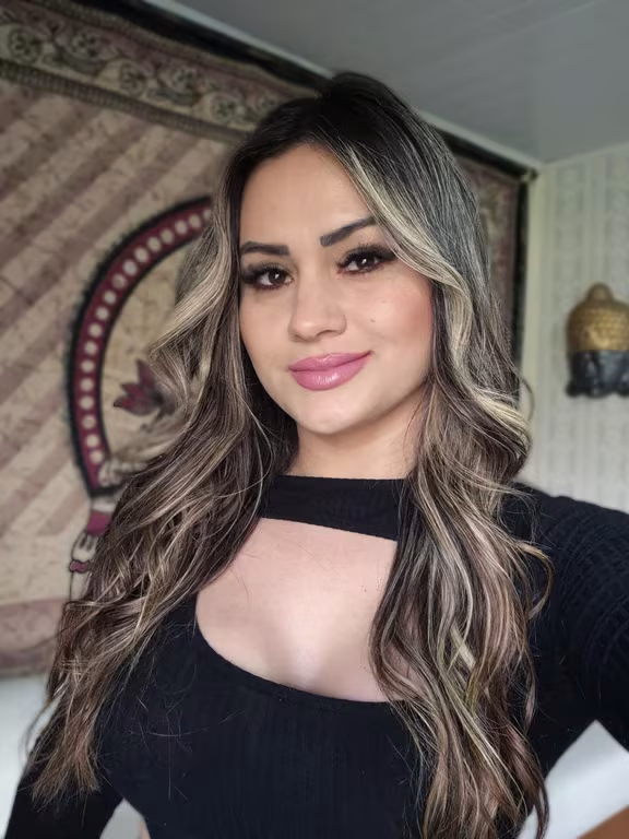 Leena | Terapeuta Corporal | Toque, presença e cura Massagista em