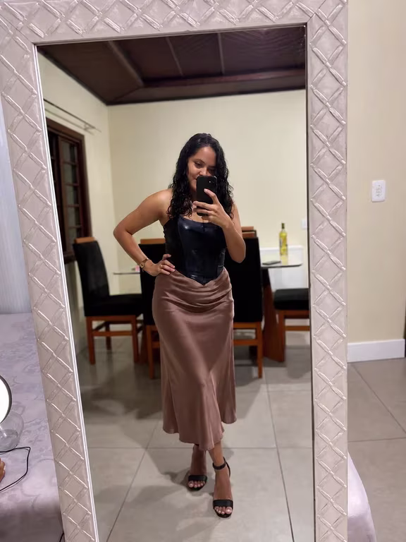Ayla Romani Massoterapeuta , Terapeuta Sensual Massagem sensual em