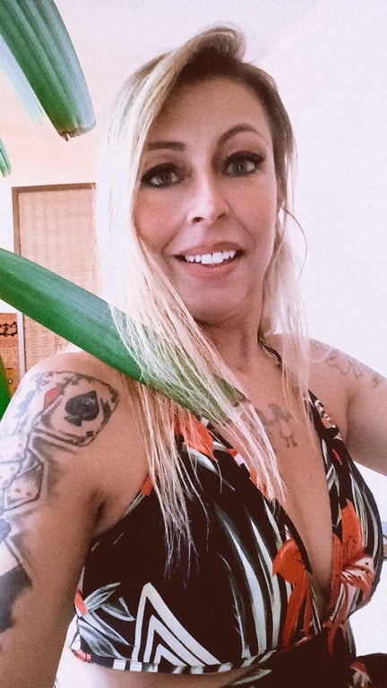 Terapeuta Caroline Massagens terapêuticas e relaxantes.