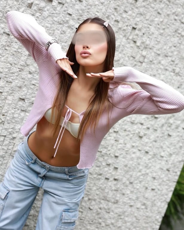 Karolina Massagista 24h – Experiência Sensitiva Completa