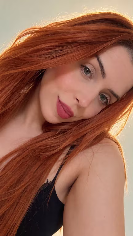 Luna Ruiva | Carinhosa e Ousada