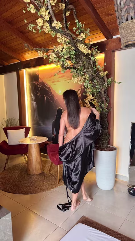 Liz | Seu corpo merece um atendimento premium! Massagista