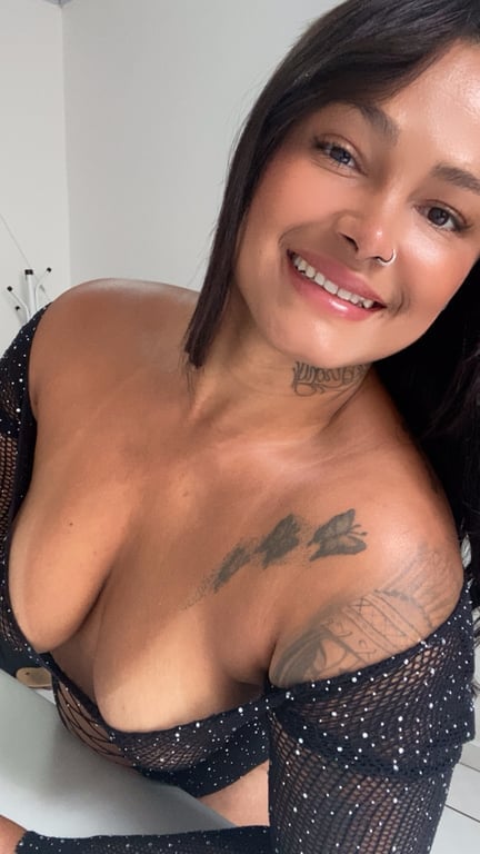 Ísis Brandão a melhor massagem você encontra aqui