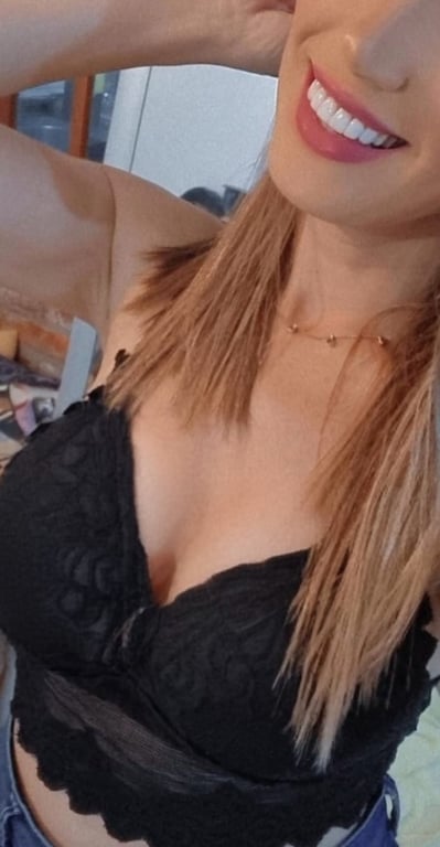 Bia Moraes | Terapêuta Tântrica. Massagem nuru