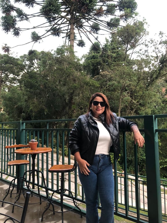 Sarah Narah - Tântrica, Especialista em Nuru, Shibari e Dominação