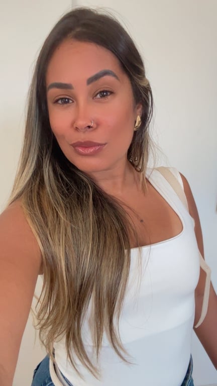 Anne Massoterapeuta Sensorial e Sensual com Experiência Única Massagem sensual
