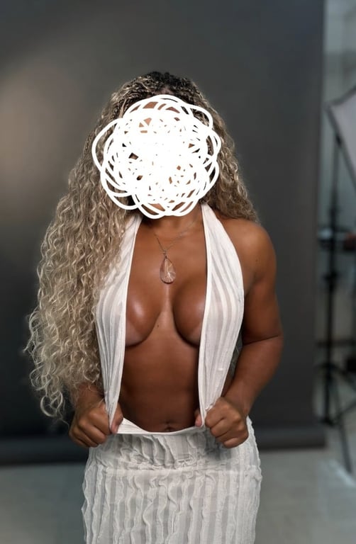 Karla — Vivência de mútua,nuru e tantrica. 