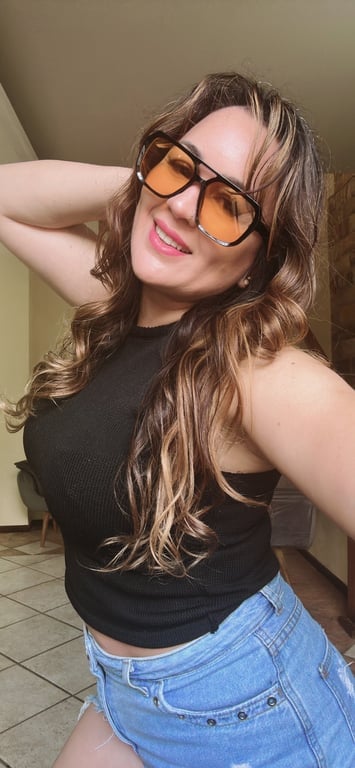 Naomy terapeuta e especialista certificada.