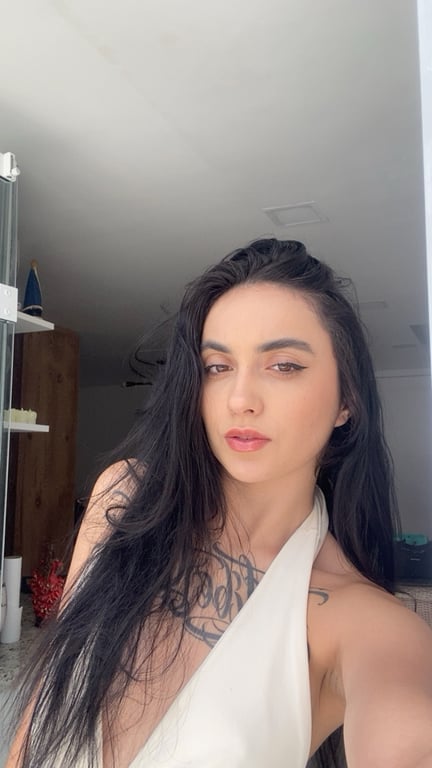 Thalyssa/ Nuru, relaxante, Tântrica e vivência Massagista em