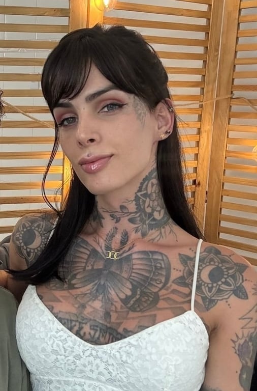 Nanda Monroe | Sacerdotisa Sexual | Terapeuta de Massagem