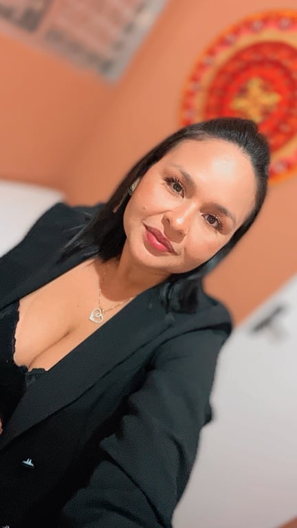 Nay-Toque que relaxa, envolve e desperta seus desejos.