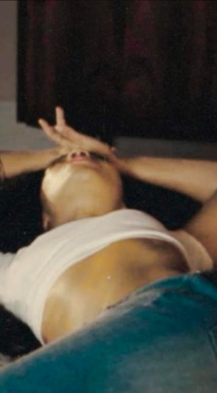 Luna O Refúgio da Alta Sensorialidade: O Tempo Para e o Sentir Massagem sensual em