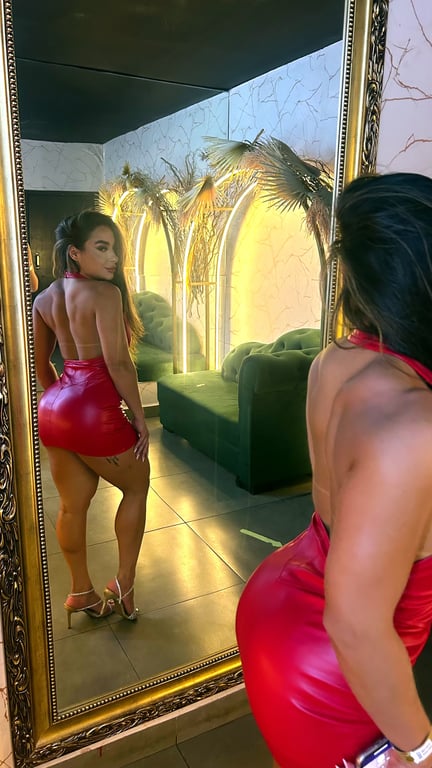 Massagens Sensuais e relaxantes com a Terapeuta Ayra Monteiro.