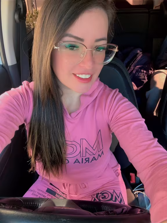 Camila Bueno Massoterapeuta, Terapeuta Tântrica Atende aos Domingos. Massagem sensual em