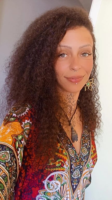 Mari - Relaxante, Tântrica, Nuru, depilação, limpeza de pele Massagem nuru em