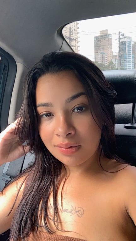 Amandinha | Massagista de 18 anos