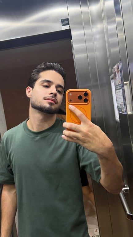 Anthony - Intensidade, Presença e Sensualidade em Cada Toque