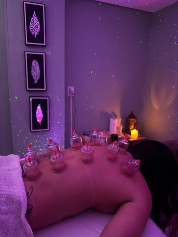 Massagens Terapêuticas e Tântricas para Bem Estar Integral Massagem sensual em