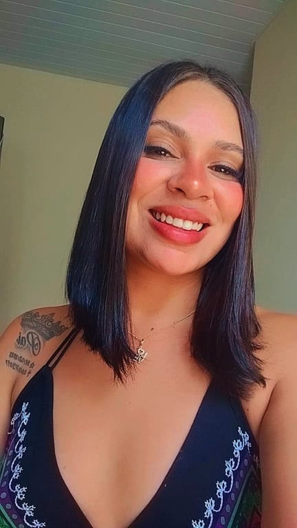 Terapeuta Ana Especialista em terapia de casal, tântrica e Nuru