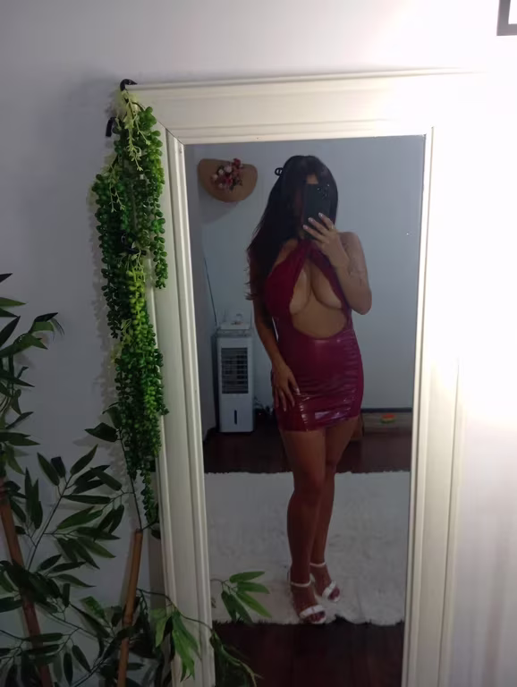Rebecca técnica suave e cuidadosa com local próprio Massagem