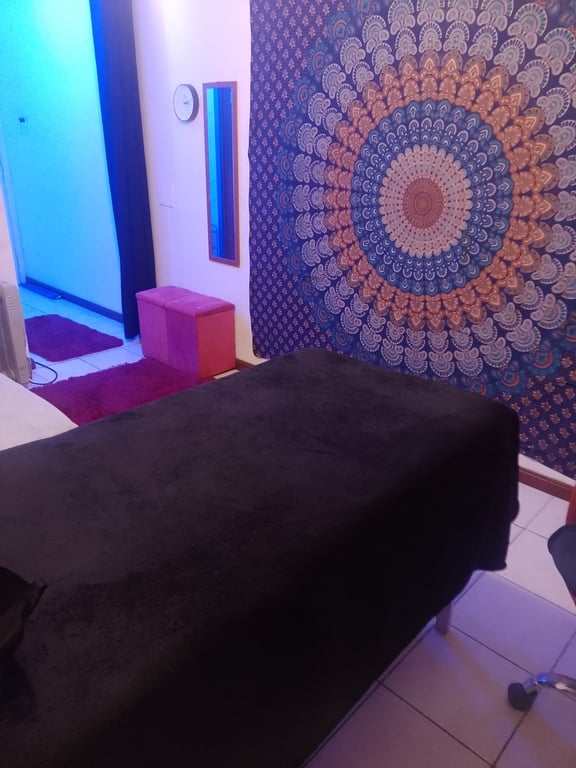 Katia Costa Massoterapeuta Especialista massagem tântrica Massagem