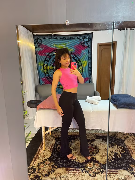 Hanna | Massagem Deslizante e Experiência Sensorial