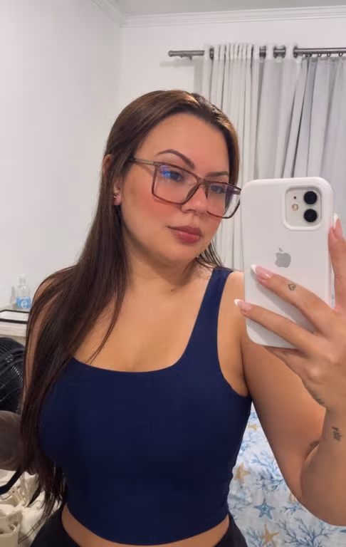 Aline Guimarães TERAPEUTA TÂNTRICA, NURU E MASSAGEM A 4 MÃOS