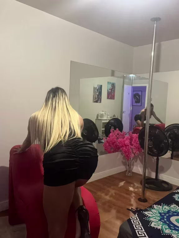 Ana Paula massoterapeuta Vivência corporal e sensorial Massagem sensual em