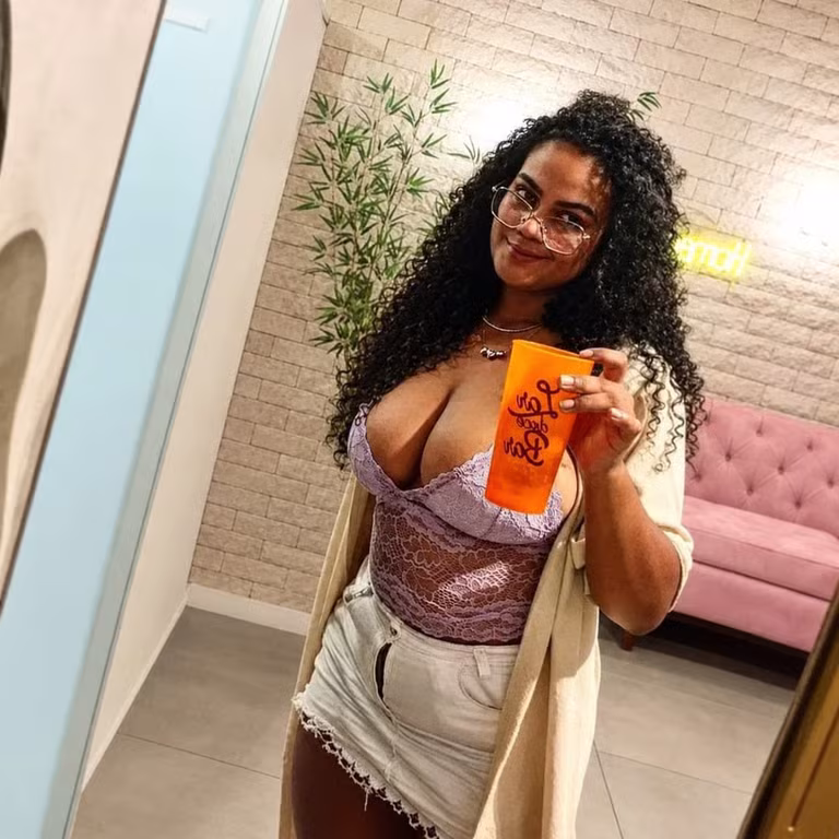 Ariadne Bronx Avaliações no perfil do whatsapp