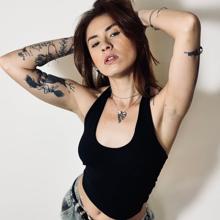 Marcela, massoterapeuta focada no seu prazer.