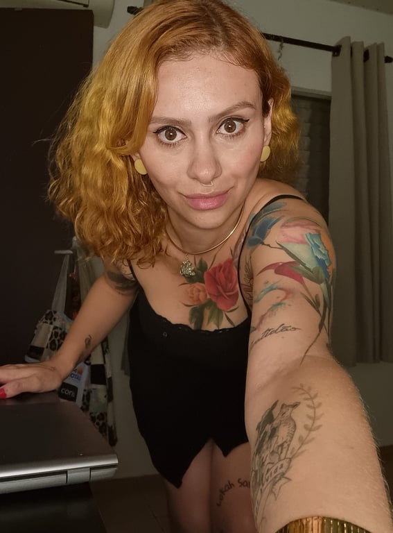 Karol Renata - Melhor experiência em massagem com os pés 