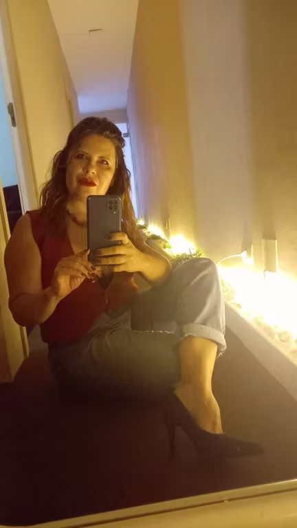Melissa Madana Massagem tantrica/Nuru Em Massagem em