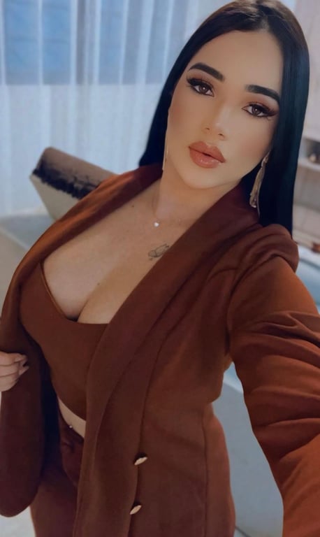 Poliana Oliveira Massoterapeuta Nuru . Massagem