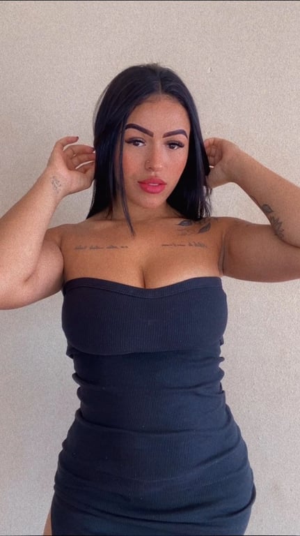 Massoterapeuta Laura, há 6 anos trazendo relaxamento e bem-estar. Massagem Massoterapeuta Laura, há 6 anos trazendo relaxamento e bem-estar. Massagem