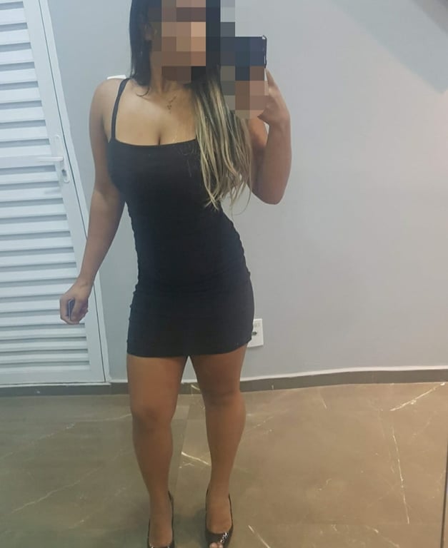Larrisa Queiroz massagem nuru e relaxante 