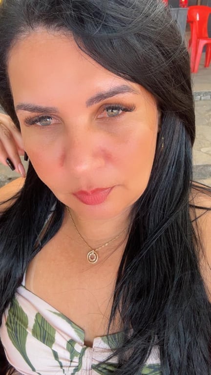 terapeuta Vitória Bittencourt – Morena Natural para Momentos Inesquecíveis Vitória Bittencourt – Morena Natural para Momentos Inesquecíveis