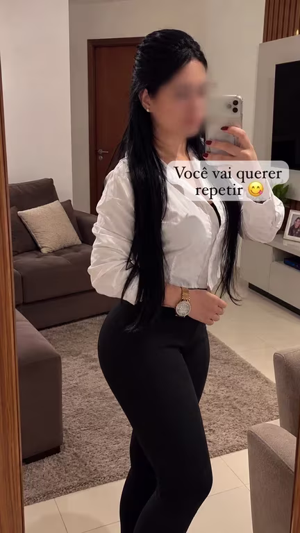 Serena maia massagista venha renovar as energias. Massagem nuru em