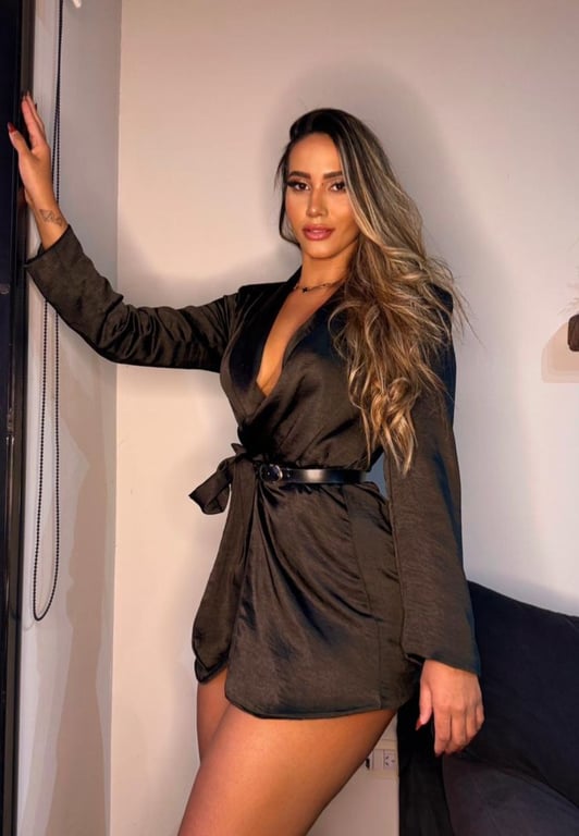 Terapeuta Niyati massagem de verdade para seu bem-estar Massagem sensual em