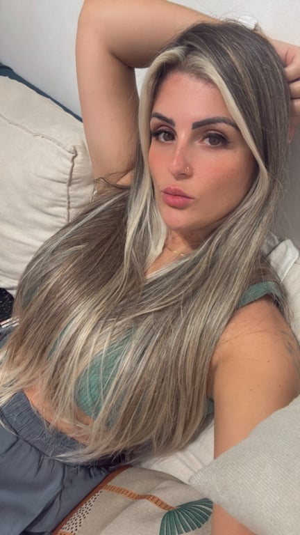 Melissa - Descubra um Novo Nível de Prazer e Relaxamento Massagem