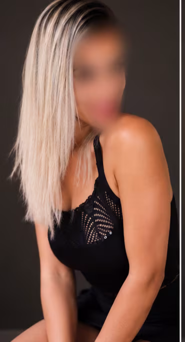 Luna Massoterapeuta com a melhor massagem interativa Massagem tântrica