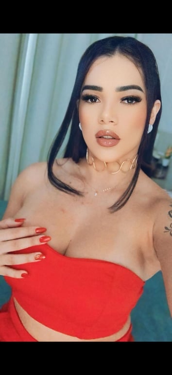 Poliana Oliveira Massoterapeuta Nuru . Massagem