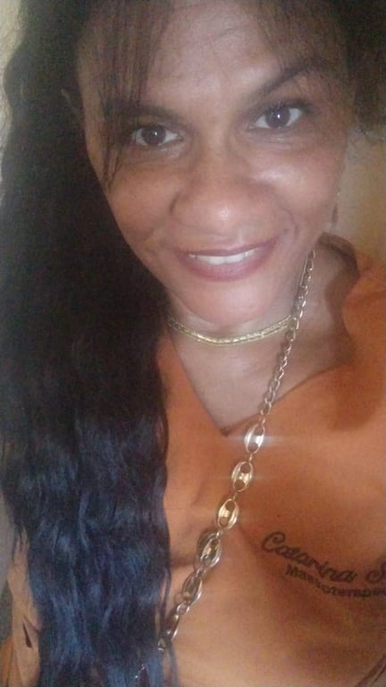 Catarina – Massoterapeuta Morena | Massagem Completa e Relaxante em Do