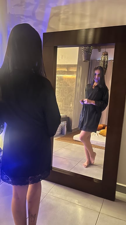 Dafini Pacheco terapias tântrica e Nuru Massagem nuru em