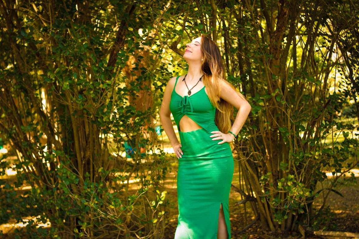 Bella: Sexóloga e Terapeuta Corporal Massagem nuru em