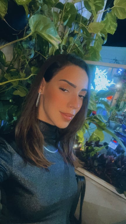 terapeuta Terapeuta Vitória campeã em proporcionar prazer e relaxamento Terapeuta Vitória campeã em proporcionar prazer e relaxamento