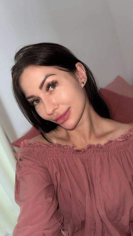 Emanuelle, massagem sensual e profissional.